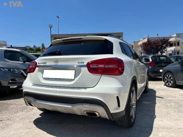 MERCEDES-BENZ GLA 220 usata 12