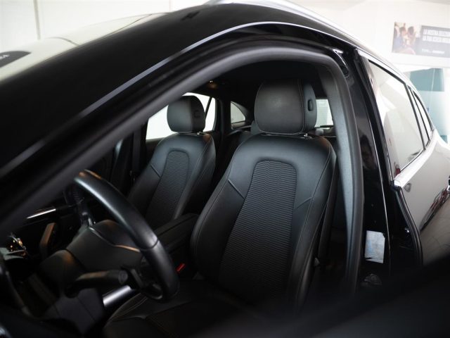 MERCEDES-BENZ GLA 200 usata, con Alzacristalli elettrici