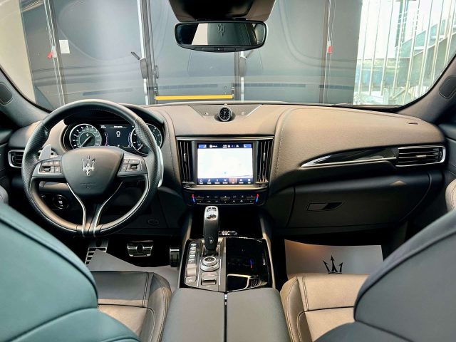 MASERATI Levante usata, con Sedile posteriore sdoppiato