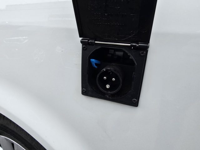 VOLKSWAGEN California usata, con Alzacristalli elettrici