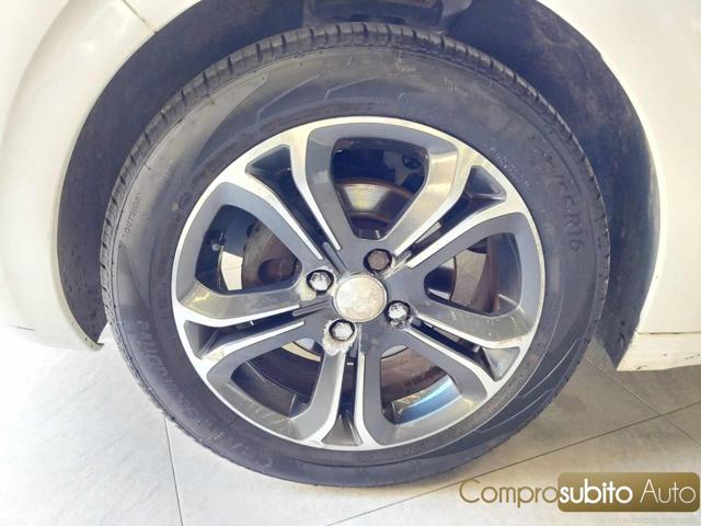 PEUGEOT 208 usata, con Sedile posteriore sdoppiato