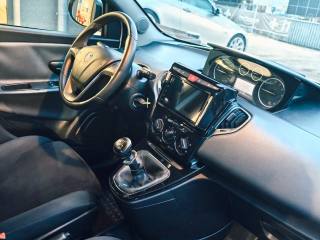 LANCIA Ypsilon usata, con Fendinebbia