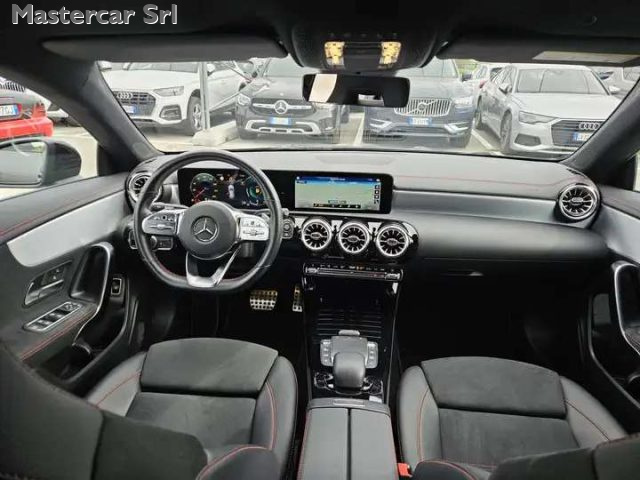 MERCEDES-BENZ CLA 180 usata, con Riconoscimento dei segnali stradali