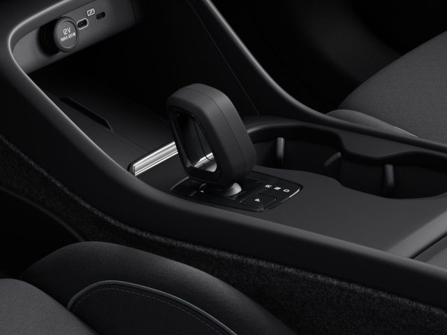 VOLVO EX40 usata, con Controllo automatico clima