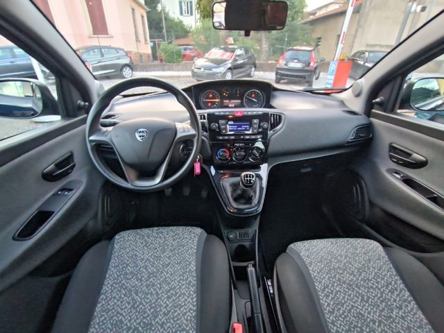 LANCIA Ypsilon usata, con Fendinebbia