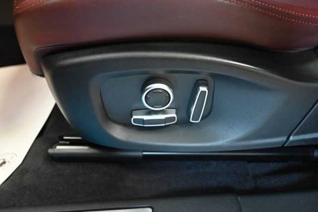 JAGUAR E-Pace usata 53