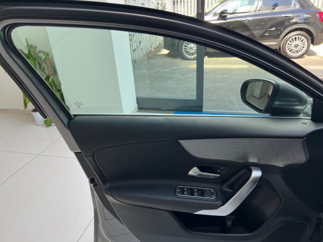 MERCEDES-BENZ A 200 usata, con Controllo automatico clima