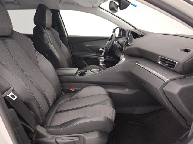 PEUGEOT 3008 usata, con Sensori di parcheggio anteriori
