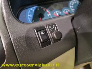 NISSAN Terrano II usata 17