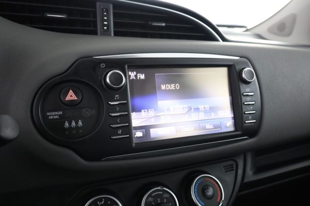 TOYOTA Yaris usata 8