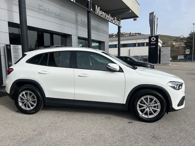 MERCEDES-BENZ GLA 180 usata, con Airbag laterali