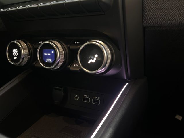 RENAULT Clio usata, con USB