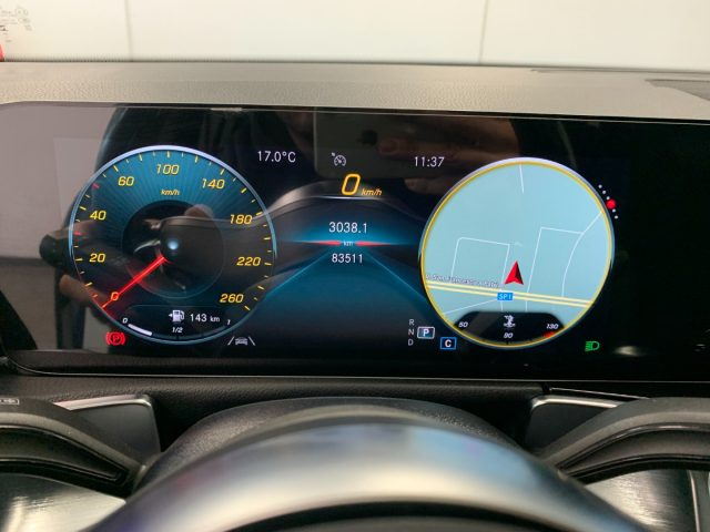 MERCEDES-BENZ GLB 200 usata, con Volante in pelle