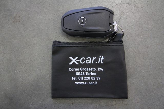 OPEL Corsa-e usata, con USB