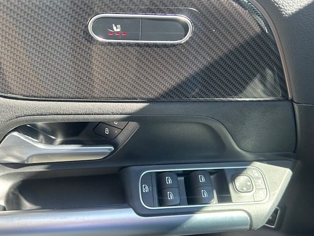 MERCEDES-BENZ GLA 200 usata, con Park Distance Control