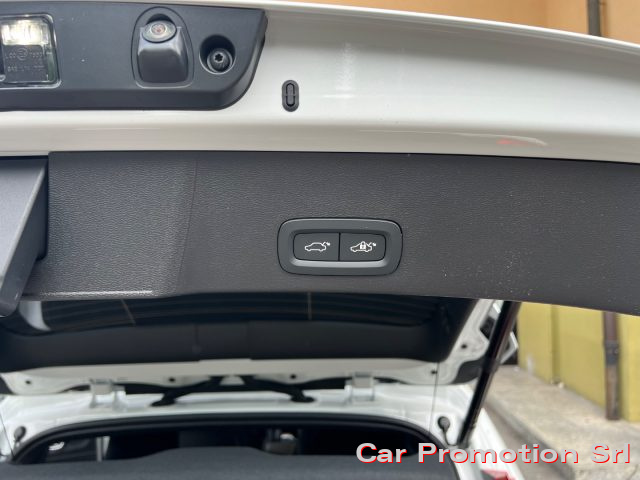 VOLVO XC40 usata, con Fari LED