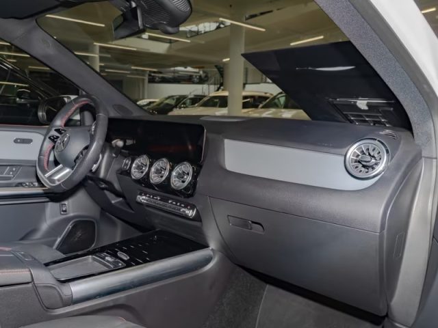 MERCEDES-BENZ B 200 usata, con Controllo automatico clima