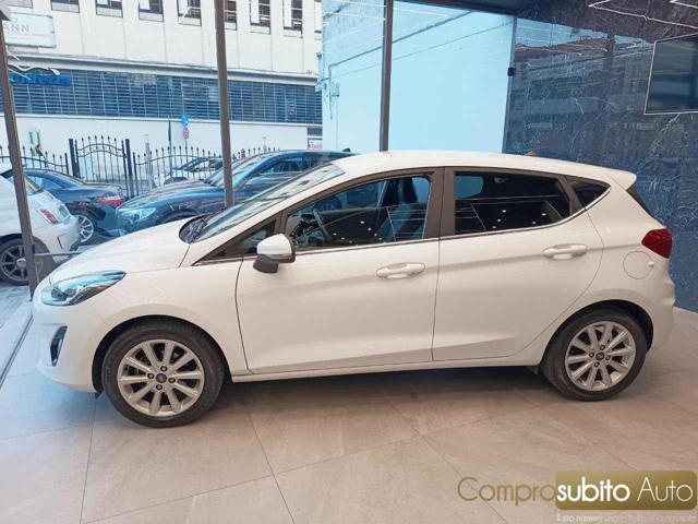 FORD Fiesta usata, con Autoradio