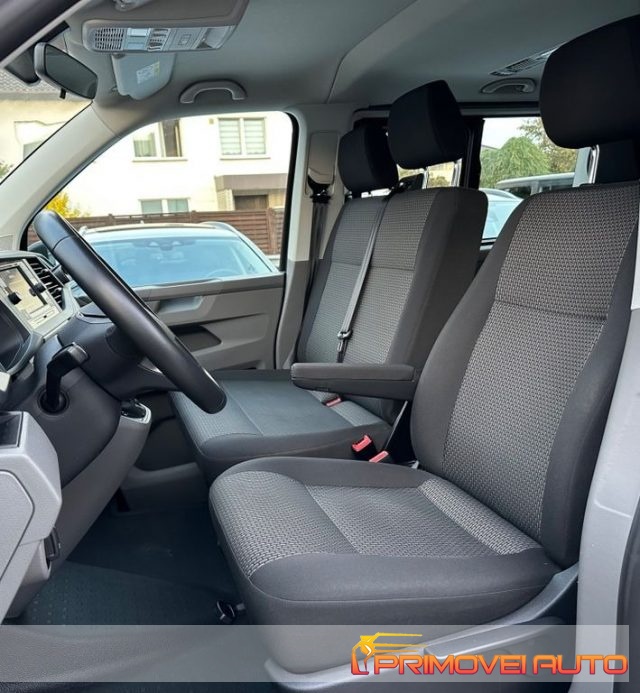 VOLKSWAGEN Caravelle usata, con Autoradio