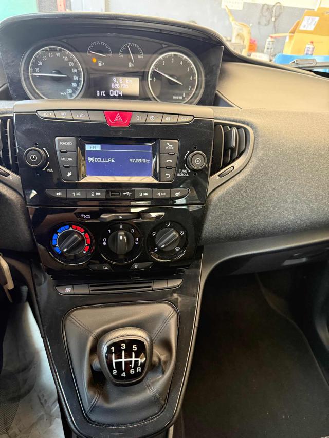 LANCIA Ypsilon usata, con USB