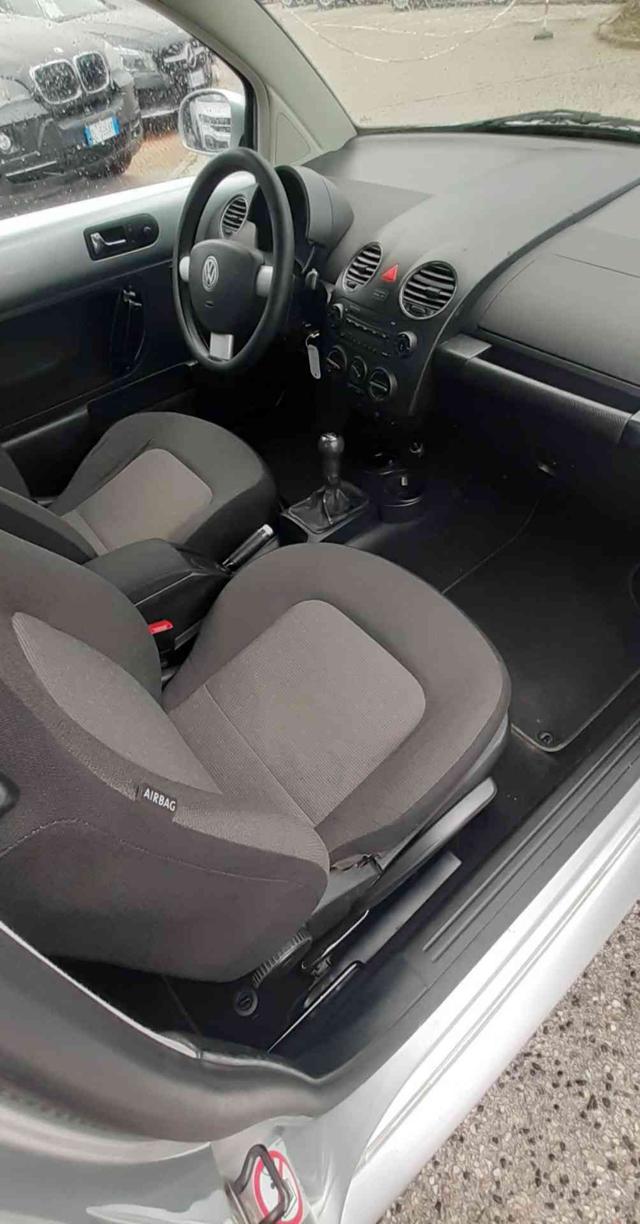 VOLKSWAGEN New Beetle usata 17