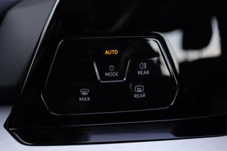 VOLKSWAGEN Golf Variant usata, con Leve al volante