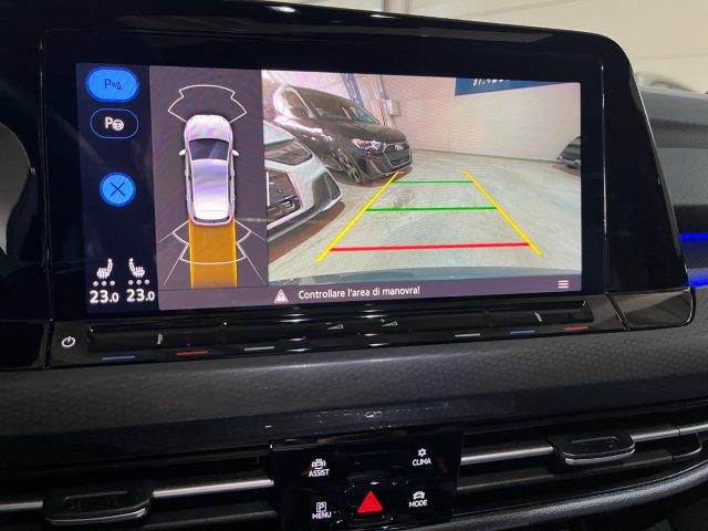 VOLKSWAGEN Golf usata, con USB