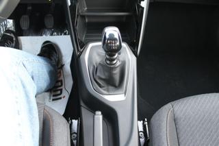 PEUGEOT 2008 usata, con Touch screen