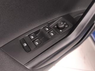 VOLKSWAGEN Taigo usata, con Luci diurne LED