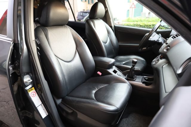 TOYOTA RAV 4 usata, con Controllo trazione