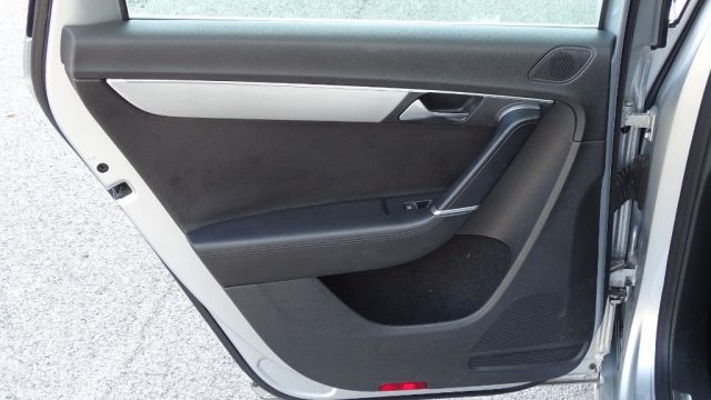 VOLKSWAGEN Passat usata 49