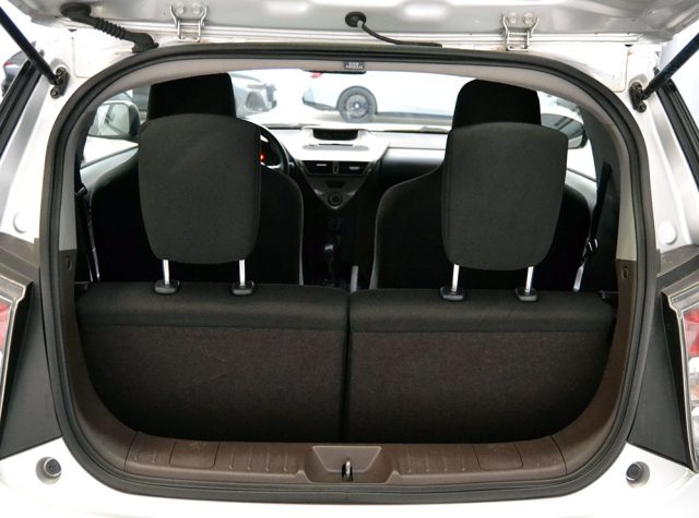 TOYOTA iQ usata, con Chiusura centralizzata