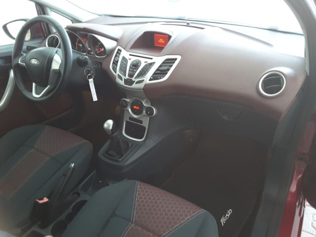FORD Fiesta usata, con Controllo automatico clima