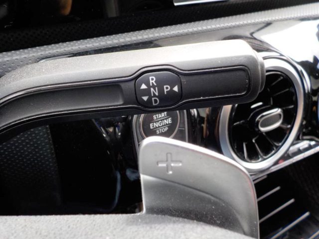 MERCEDES-BENZ CLA 180 usata, con Volante multifunzione