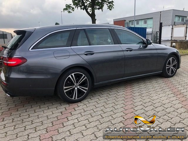 MERCEDES-BENZ E 200 usata, con Alzacristalli elettrici