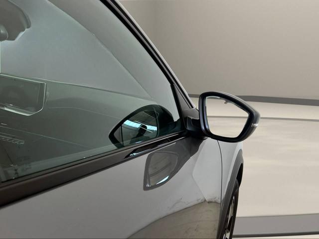 PEUGEOT 2008 usata, con Sensori di parcheggio anteriori
