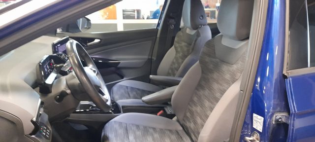 VOLKSWAGEN ID.4 usata, con Sensori di parcheggio posteriori
