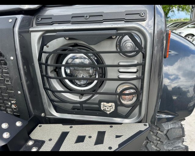 LAND ROVER Defender usata 27