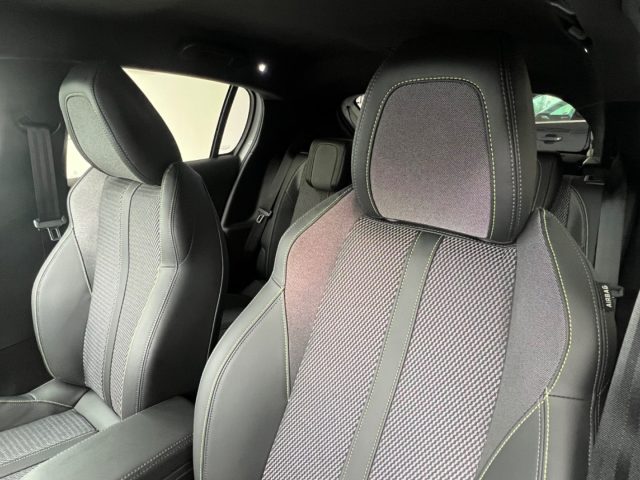 PEUGEOT 208 usata, con Sensori di parcheggio anteriori