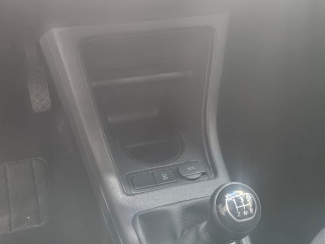 VOLKSWAGEN up! usata, con Autoradio digitale