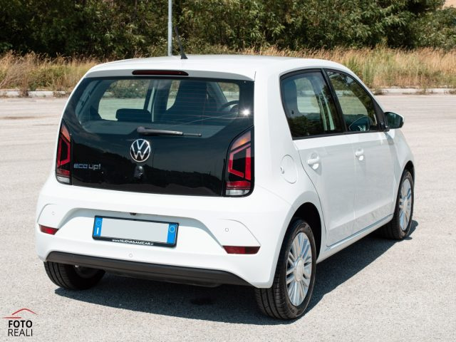 VOLKSWAGEN up! usata, con Autoradio