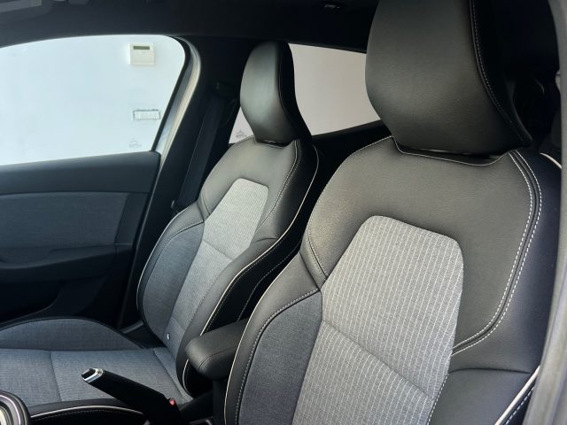 RENAULT Clio usata, con Fari LED