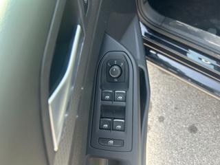 VOLKSWAGEN Golf usata, con Autoradio