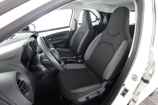 TOYOTA Aygo X usata 2