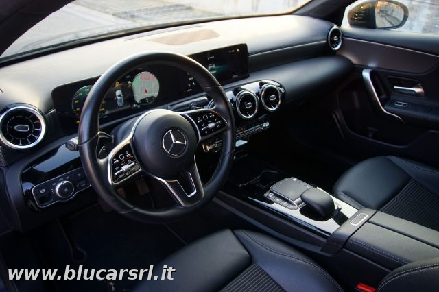 MERCEDES-BENZ A 180 usata, con Cerchi in lega