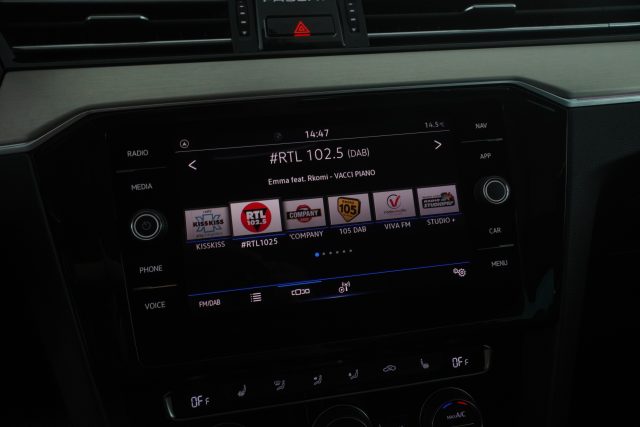 VOLKSWAGEN Passat usata 17