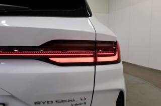 BYD Seal usata, con USB