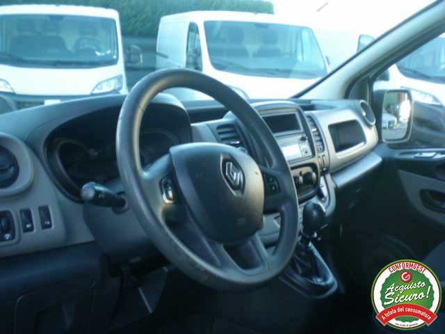 RENAULT Trafic usata 13