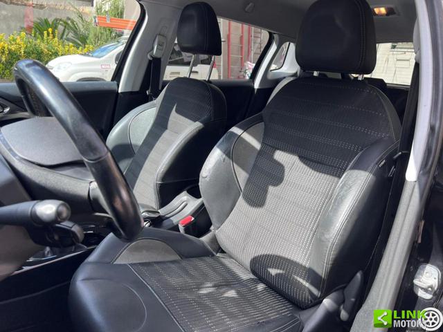PEUGEOT 2008 usata, con Luci diurne LED