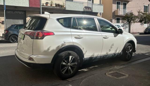 TOYOTA RAV 4 usata, con Alzacristalli elettrici